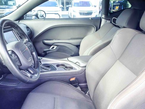 Used 2016 Dodge Challenger R/T Scat Pack w/ Driver Convenience Group image 13