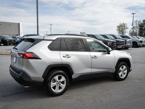 Used 2021 Toyota RAV4 XLE w/ Convenience Package image 10