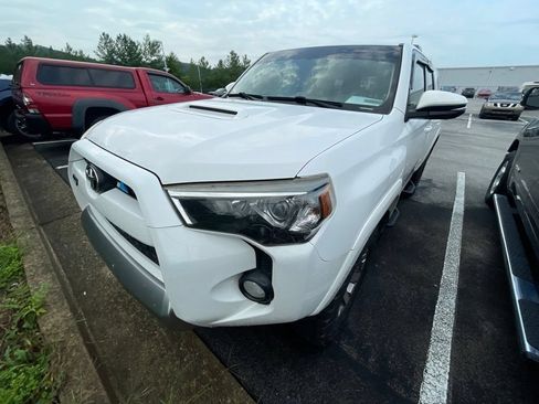 Used 2015 Toyota 4Runner Trail Premium AWD/4WD image 20