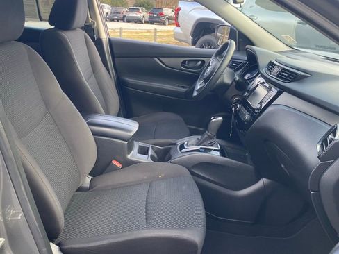 Used 2019 Nissan Rogue Sport S image 17