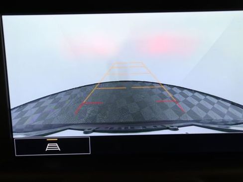 Used 2024 GMC Terrain SLT image 18