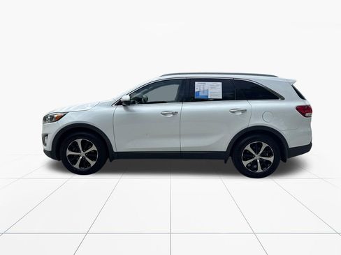 Used 2017 Kia Sorento EX w/ EX Premium Package FWD image 4