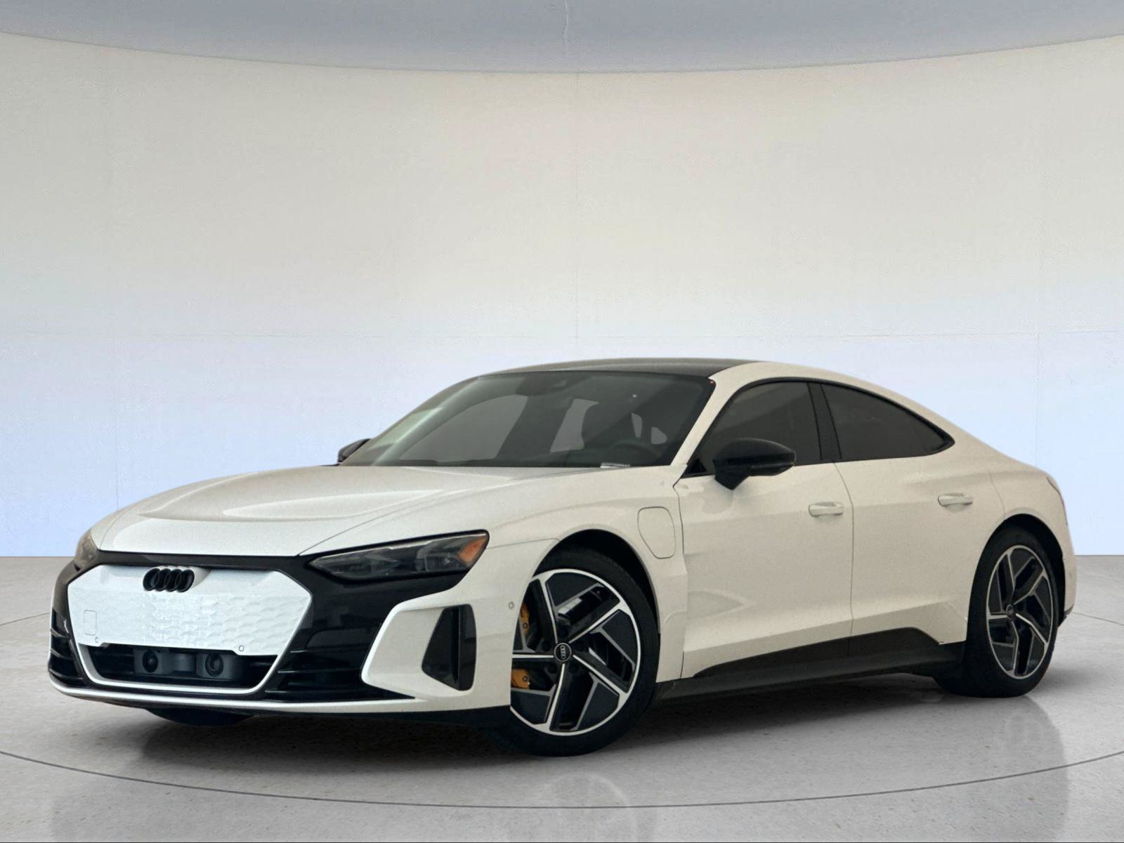 Used 2023 Audi RS e-tron GT w/ Carbon Performance Package AWD/4WD image 2