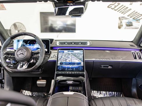 Used 2025 Mercedes-Benz S 63 AMG S image 32