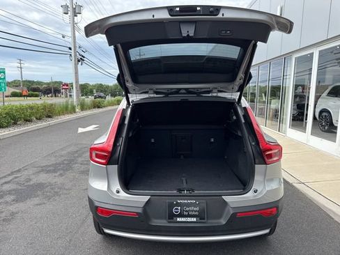 Certified 2025 Volvo XC40 B5 Plus AWD/4WD image 11