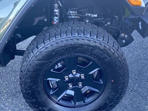 Used 2022 Jeep Gladiator Mojave w/ Dual Top Group image 27