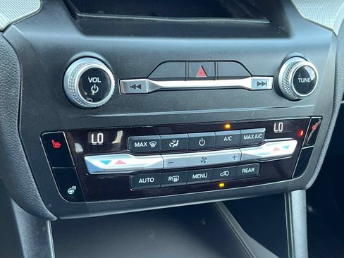 Used 2020 Ford Explorer XLT w/ Equipment Group 202A AWD/4WD image 22