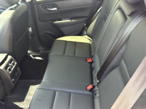 Used 2025 Nissan Rogue SL w/ SL Premium Package FWD image 13
