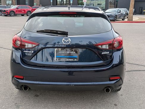 Used 2018 MAZDA MAZDA3 Touring image 4