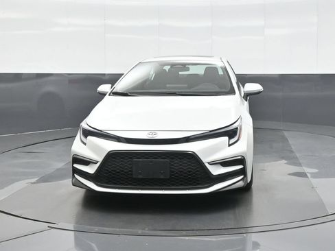 Certified 2024 Toyota Corolla SE w/ SE Premium Package FWD image 2