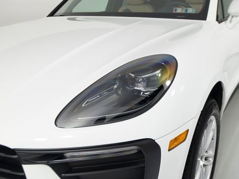 Certified 2025 Porsche Macan image 36