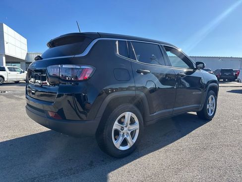 Used 2023 Jeep Compass Sport image 7
