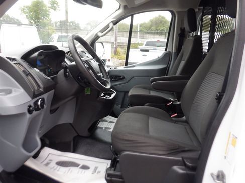 Used 2017 Ford Transit 250 130 Low Roof w/ Exterior Upgrade Package RWD image 11
