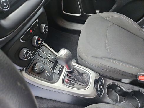 Used 2018 Jeep Compass Sport AWD/4WD image 23