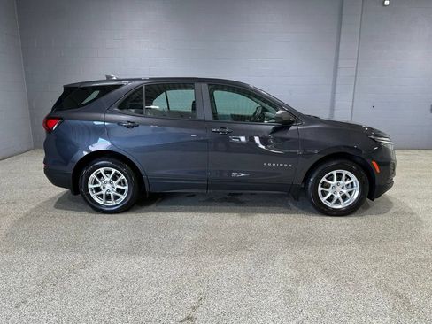 Certified 2022 Chevrolet Equinox LS w/ Driver Confidence II Package AWD/4WD image 2