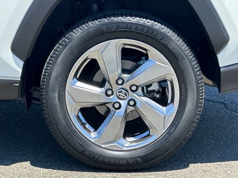 Used 2020 Toyota RAV4 Limited AWD/4WD image 32