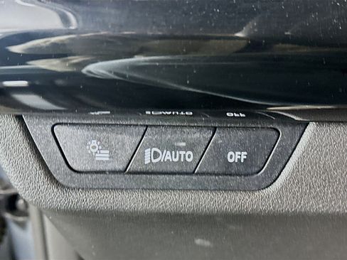 Used 2025 BMW X2 xDrive28i image 17