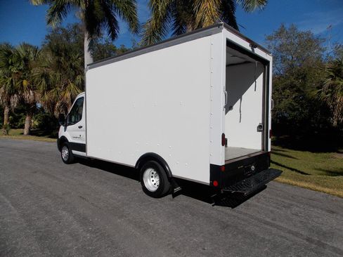 Used 2022 Ford Transit 350 DRW image 5