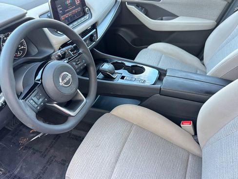 Used 2023 Nissan Rogue SV FWD image 4