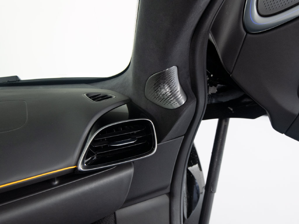 Used 2025 McLaren Artura Spider RWD image 29