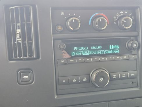 New 2025 GMC Savana 3500 Extended w/ Driver Convenience Package image 12