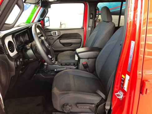 Used 2024 Jeep Wrangler Sport S image 19