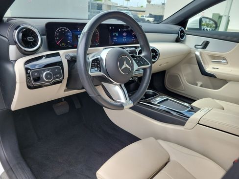 Used 2025 Mercedes-Benz CLA 250 image 9