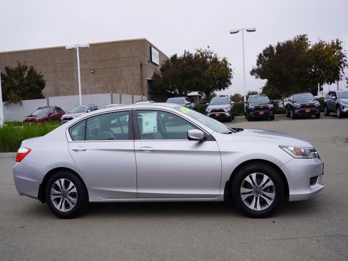 Used 2013 Honda Accord LX image 4