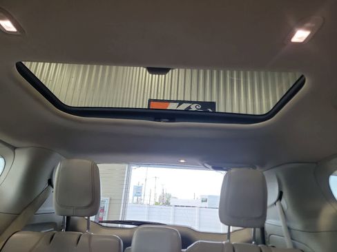 Used 2020 Chrysler Pacifica Limited FWD image 14