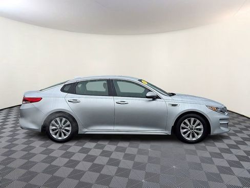Used 2018 Kia Optima LX w/ 17" Alloy Wheels Package image 7