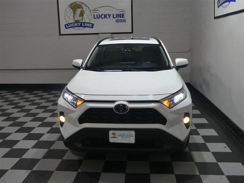 Used 2019 Toyota RAV4 XLE Premium image 3
