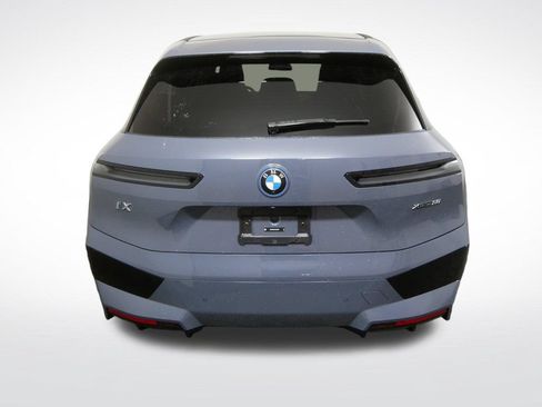 Used 2024 BMW iX xDrive50 w/ Sport Package AWD/4WD image 4