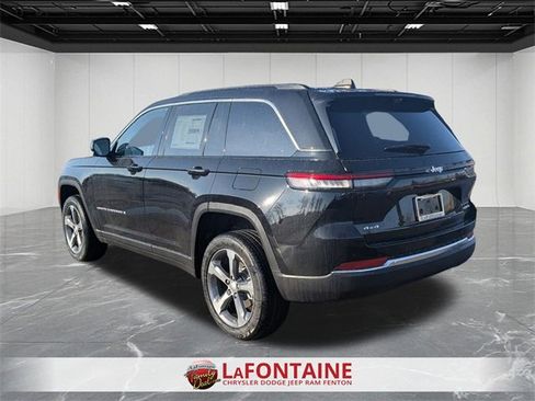 New 2025 Jeep Grand Cherokee Limited w/ Luxury Tech Group II image 3