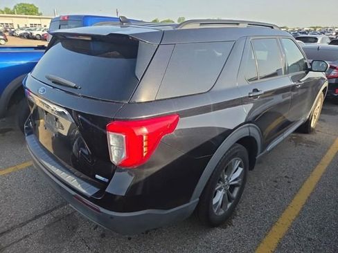 Used 2020 Ford Explorer XLT w/ Equipment Group 202A AWD/4WD image 2