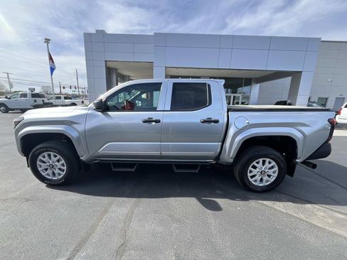 Used 2024 Toyota Tacoma SR w/ SR Upgrade Package image 4