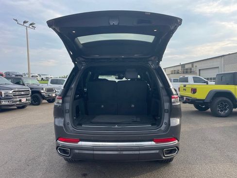 Used 2023 Jeep Grand Cherokee L Overland w/ Rear Seat Video Group I AWD/4WD image 13