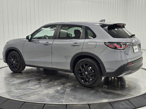 Used 2024 Honda HR-V Sport image 3