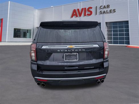 Used 2023 Chevrolet Suburban Premier image 7