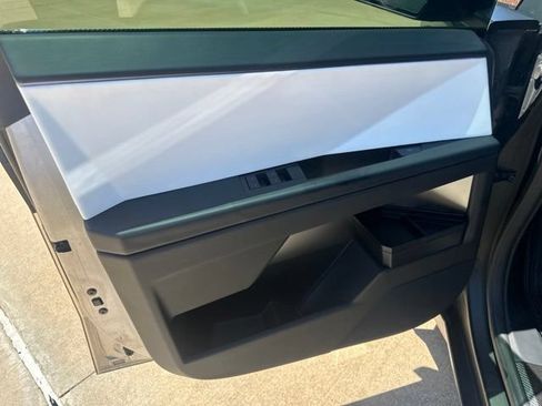 Used 2024 Tesla Cybertruck Cyberbeast AWD/4WD image 11