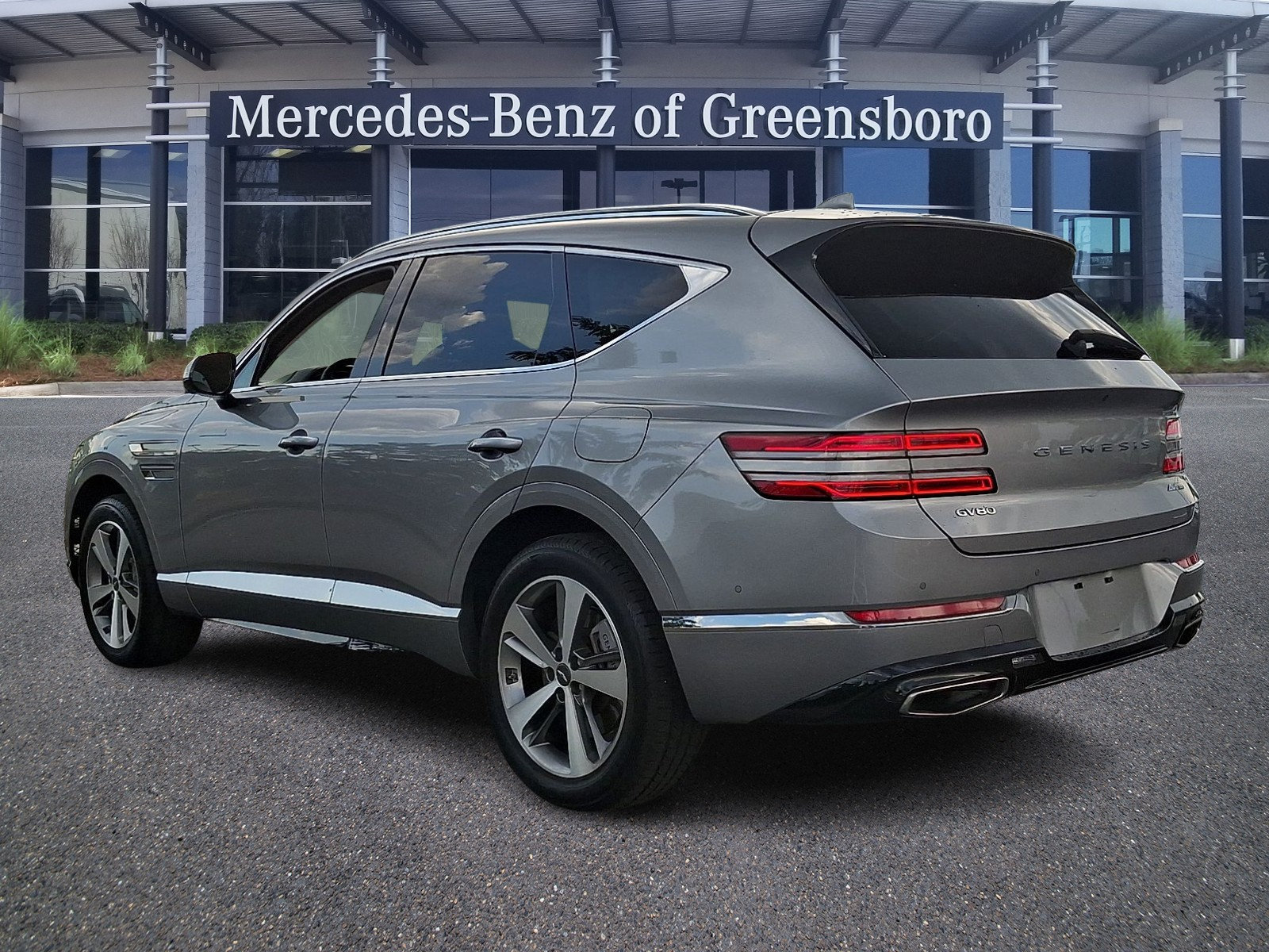 Used 2023 Genesis GV80 3.5T w/ Advanced Package AWD/4WD image 4