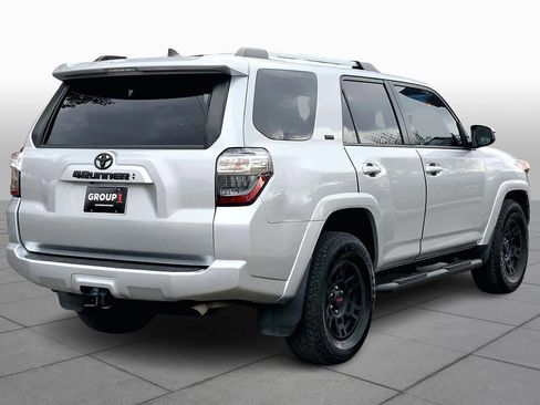 Used 2022 Toyota 4Runner SR5 image 12