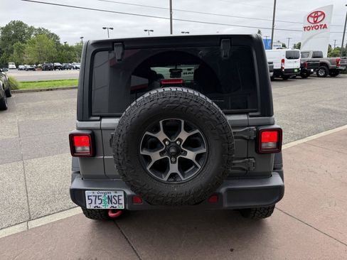 Used 2018 Jeep Wrangler Unlimited Rubicon AWD/4WD image 5