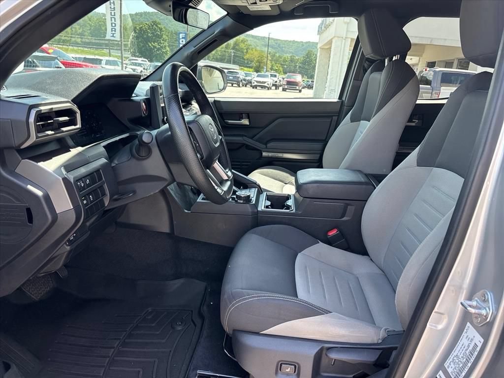 Used 2024 Toyota Tacoma TRD Off-Road AWD/4WD image 9