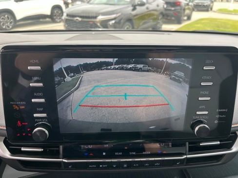 Used 2024 Toyota Sienna XSE FWD image 24