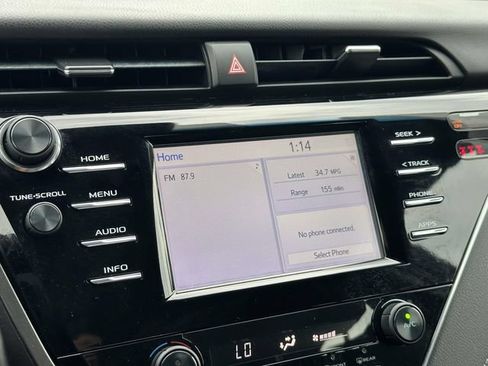 Used 2018 Toyota Camry SE FWD image 20