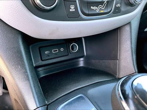 Used 2021 Chevrolet Equinox LS w/ LS Convenience Package FWD image 15
