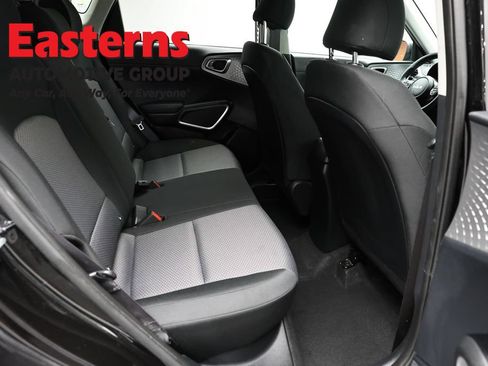 Used 2025 Kia Soul LX w/ LX Technology Package FWD image 22