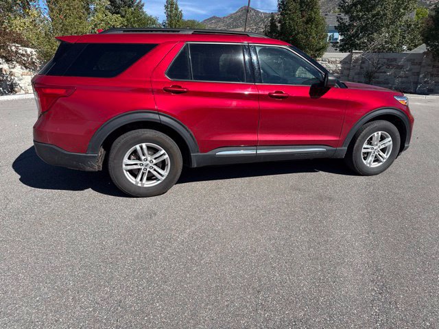 Used 2020 Ford Explorer XLT w/ Equipment Group 202A AWD/4WD image 12
