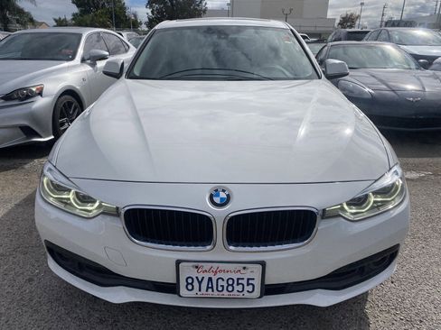 Used 2018 BMW 320i Sedan w/ Convenience Package RWD image 3