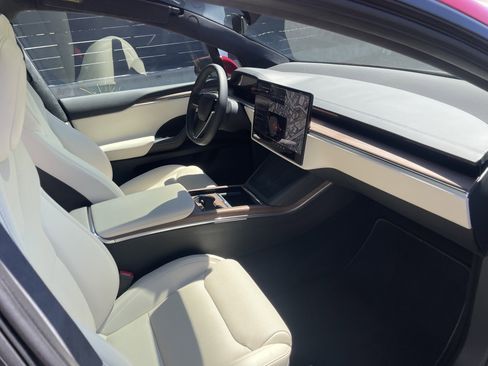 Used 2024 Tesla Model X AWD/4WD image 6